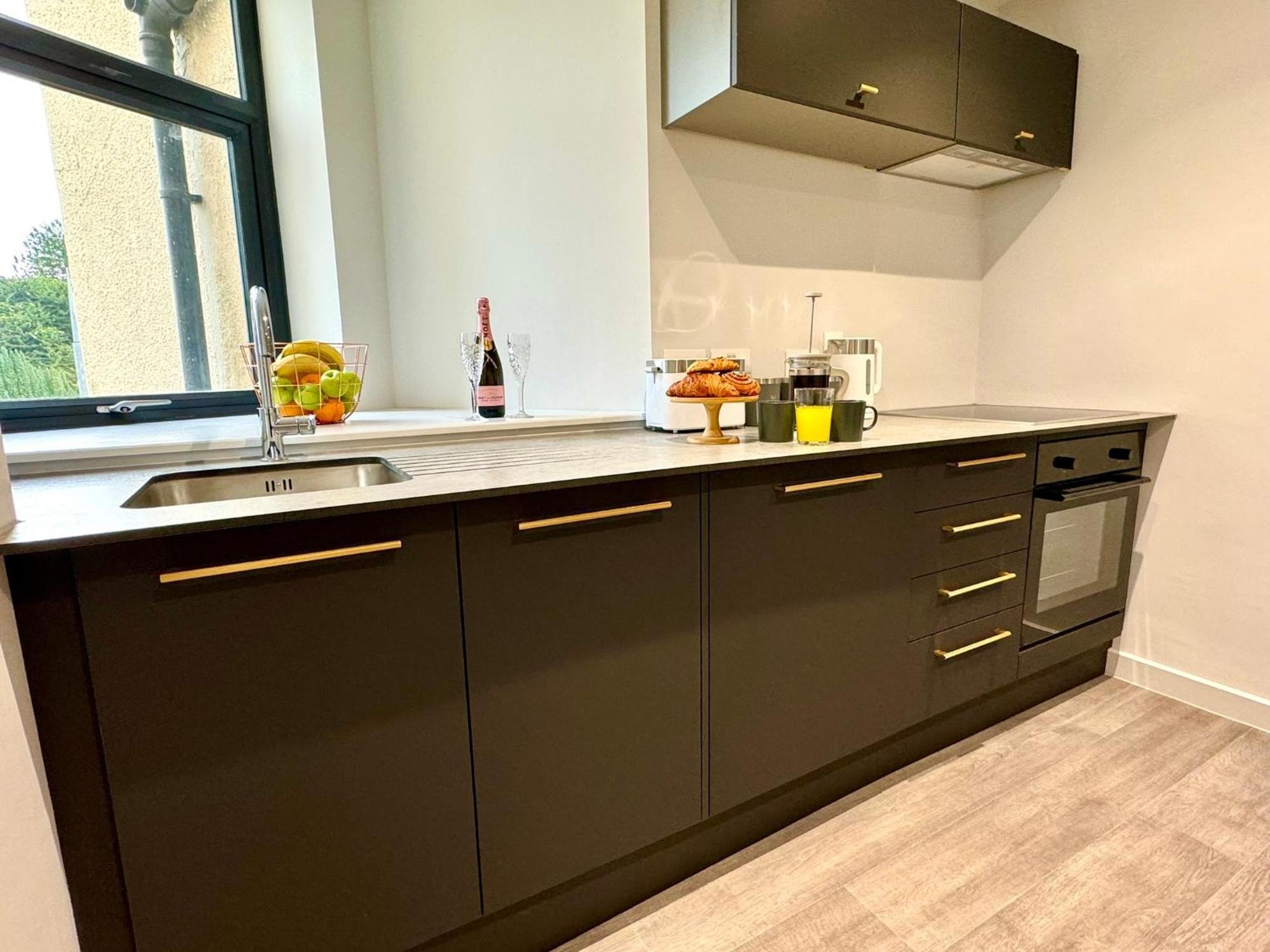 Amazing Large 3 Bedroom - Sleeps 8! Appartamento Bournemouth