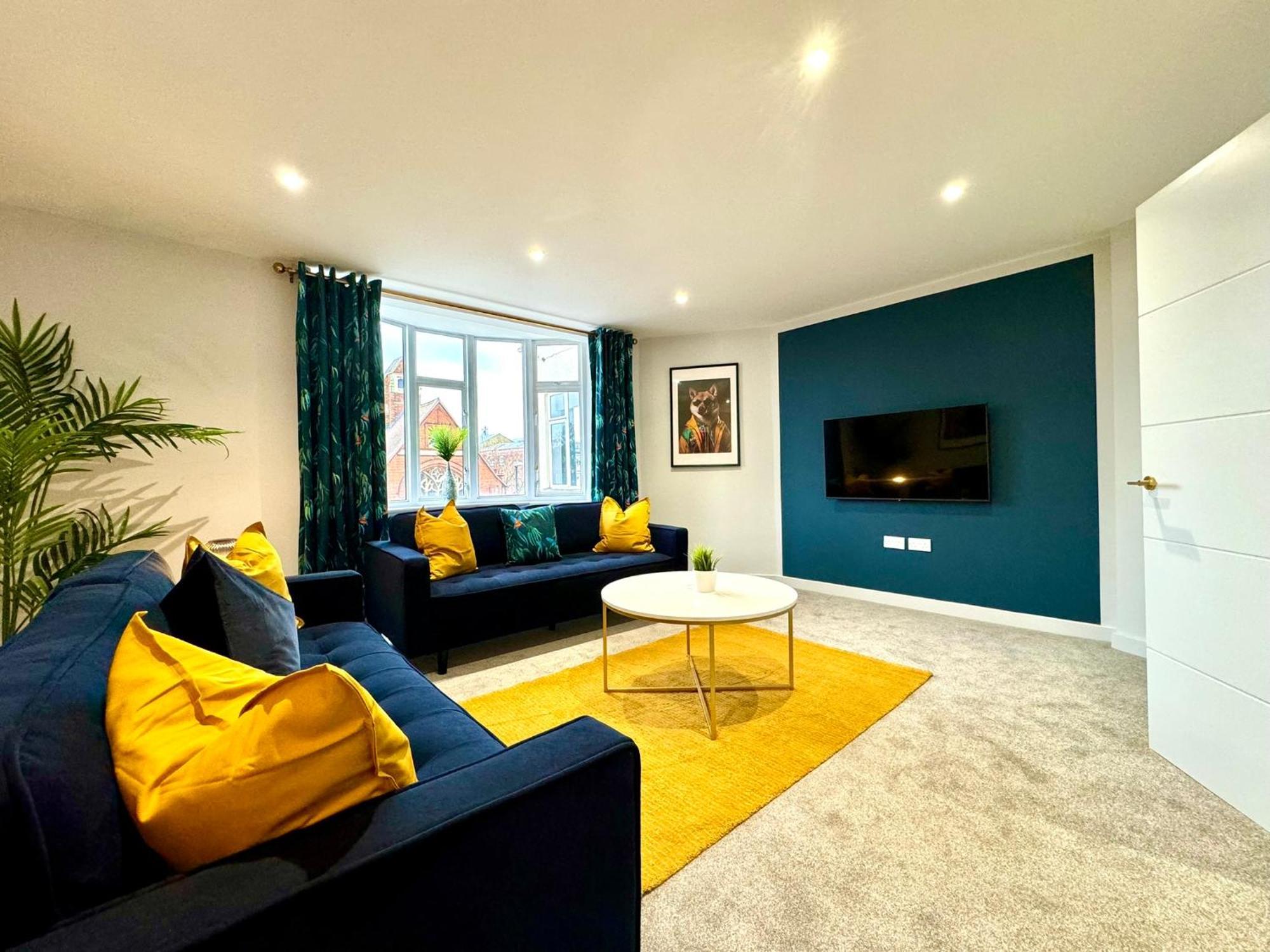 Amazing Large 3 Bedroom - Sleeps 8! Appartamento Bournemouth