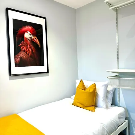 Amazing Large 3 Bedroom Apartment - Sleeps 8! Bournemouth Esterno foto